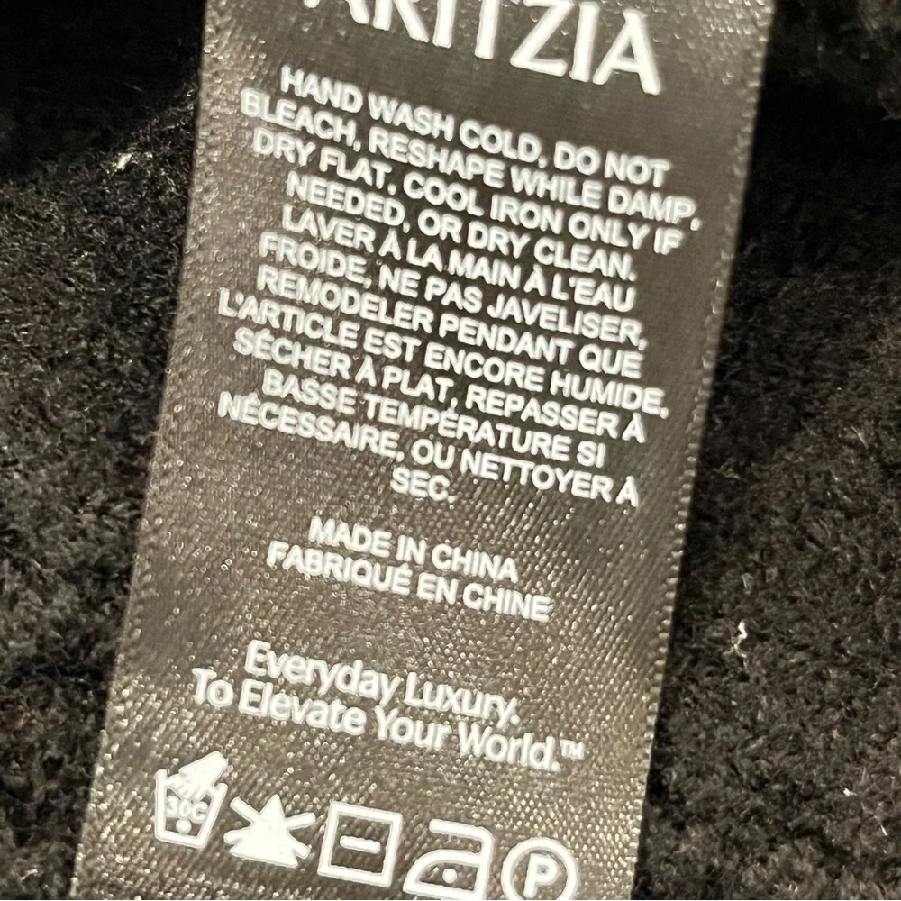 Aritzia Babaton Emporia Merino Wool V-Neck Sweater Vest Black Small Cable Knit - Picture 9 of 11